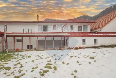 Hotel/Pensiune, de 447.5 mp, în Schei - 38