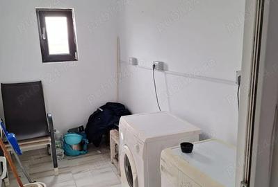 Casă cu 6 camere în Lumina
