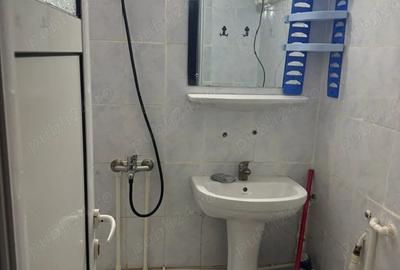 Garsonieră semidecomandată în Micro 14 - 2