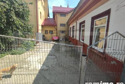 Casă cu 3 camere cu Teren 233 Mp în Rădăuți - 1