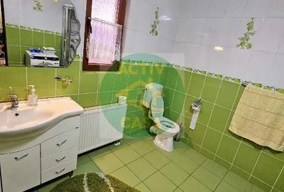 Casă cu 7 camere cu Teren 570 Mp în Roman - 10