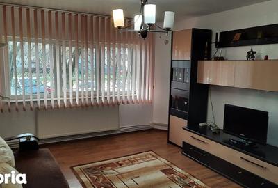 Apartament cu 4 camere decomandat în Central - 2