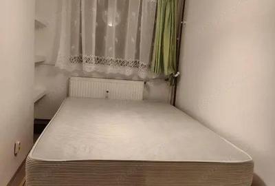 Eroii Revolutiei, doua minute metrou - 10