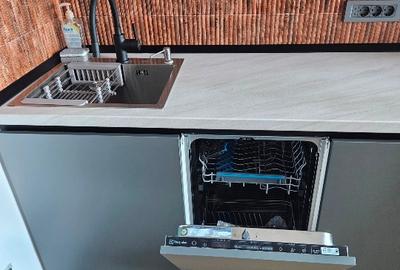 Apartament cu 3 camere semidecomandat, mobilat în 13 Septembrie - 10