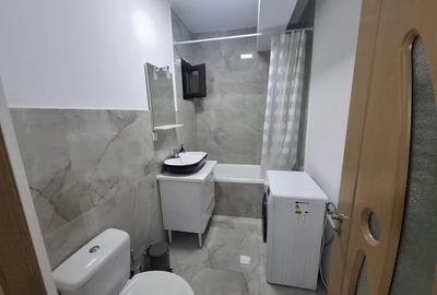 Apartament cu 3 camere decomandat în Tineretului