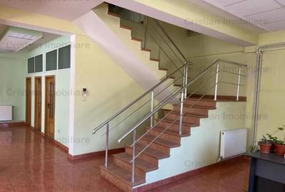 Cladire birouri P 2, 330 mp zona Centrala cu vizibilitate s - 2