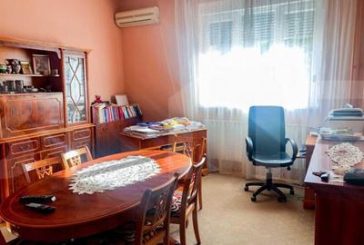 Casa individuala de 200 mp si teren 320 mp in Calea Toro - 13