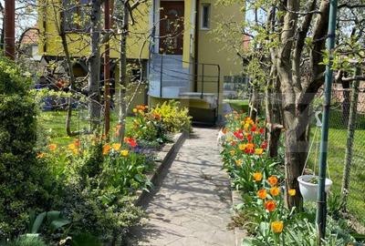 Casă cu 7 camere cu Teren 608 Mp în Central - 1