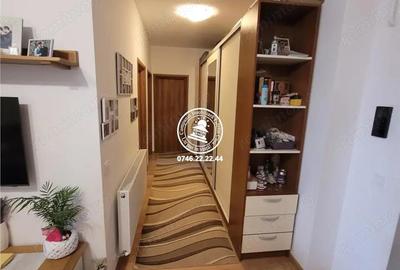 Apartament 3 camere de vanzare Pacurari, - 2