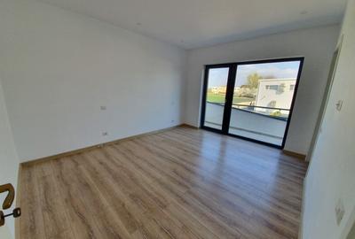 Proprietar - Single 4 camere, 330 mp curte compacta, living 40 mp - 18
