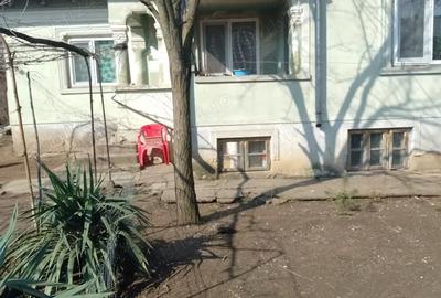 Casă cu Teren 1600 Mp în Cioroiași - 2