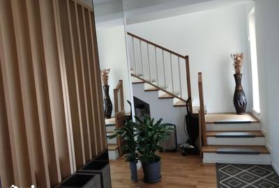 Casă cu 5 camere cu Teren 378 Mp în Albert - 9