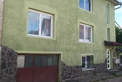 Casă cu 6 camere cu Teren 100 Mp în Sighișoara