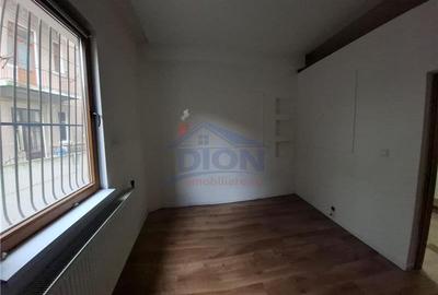 Apartament cu 3 camere decomandat în Calea Călărașilor - 11