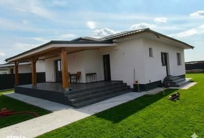 Casă cu 4 camere în Domnești - 1