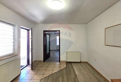 Birou, de 30 mp, în Centrul Civic - 3