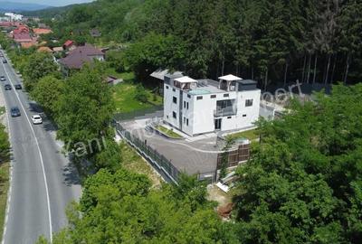 Casă cu 6 camere cu Teren 982 Mp în Central - 11