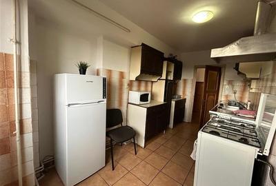 Penthouse mobilat si utilat modest, Centrul Civic - 2