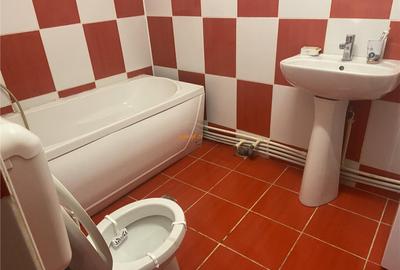 Garsoniera de , zona Spitalul Judetean Focsani , 28 mp , de - 5