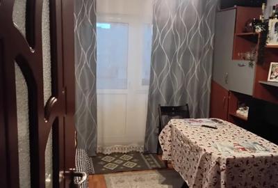 Apartament cu 2 camere decomandat în Bărcănești - 4
