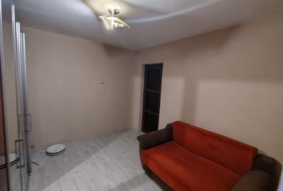 Apartament cu 3 camere semidecomandat în Țiglina 1