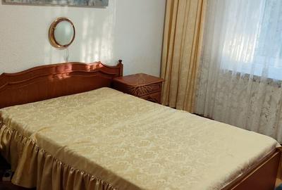 Apartament cu 3 camere semidecomandat, mobilat în Bucur Obor