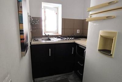 Casă cu 2 camere cu Teren 30 Mp în Central - 1