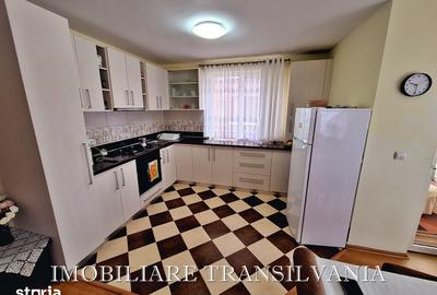 Apartament cu 3 camere în Unirea - 2