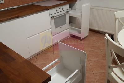 Apartament cu 3 camere semidecomandat, mobilat în P-ța Romană - 50