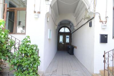 Apartament cu 4 camere circular în Central - 13