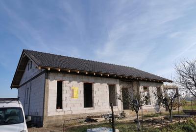 Casă individuală cu 3 camere cu Canalizare în Almașu Mic (Sârbi) - 1