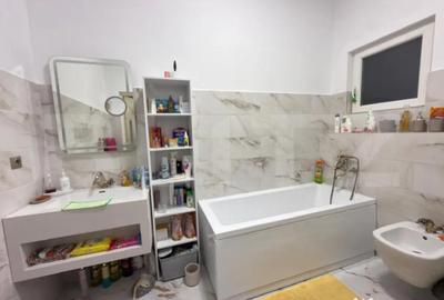 Apartament cu 3 camere semidecomandat, mobilat în Ultracentral