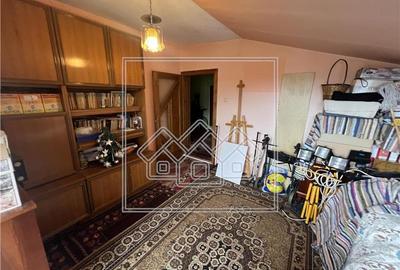 Casa de vanzare in Sibiu -  4 camere, curte, acces auto - 10