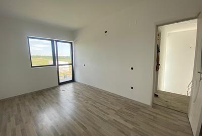 Casă cu 4 camere cu Canalizare în Valea Lupului - 6