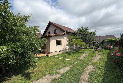 Casă cu Teren 400 Mp în Central - 2