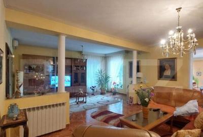 Casă cu 7 camere cu Teren 3800 Mp în Albert - 2