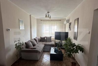 Apartament de vanzare, cu 4 camere, decomandat, 84mp, zona M - 2