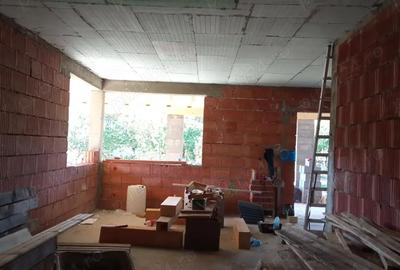 Casă cu 6 camere în Ghioroc - 2