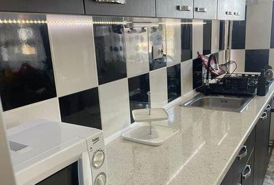 Apartament/mansarda? 3 camere,Micro 17,utilat si mobilat - 1