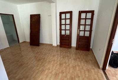 Casă cu 4 camere cu Canalizare în Faleza Nord - 33