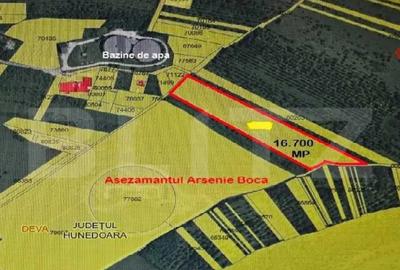 Teren de 16700 mp, în Central - 2