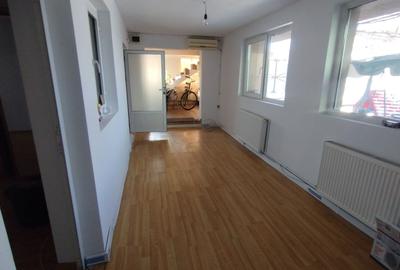 Casă individuală cu 3 camere cu Canalizare în Brătianu - 4