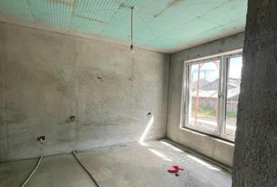 Casă cu 5 camere cu Teren 250 Mp în Central