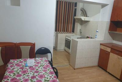 Apartament cu 3 camere decomandat în Central - 2