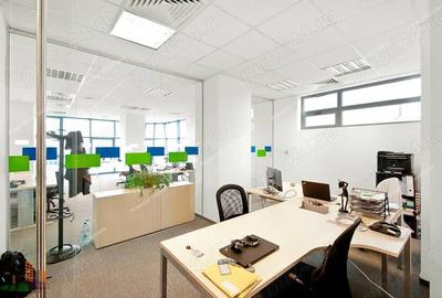 Spațiu comercial, de 72 mp, în Central - 6