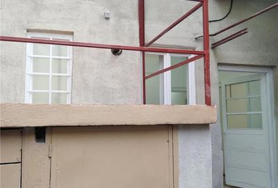 Apartament cu 3 camere decomandat în Central - 1