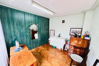 Casă cu 3 camere cu Canalizare în Lupeni - 1