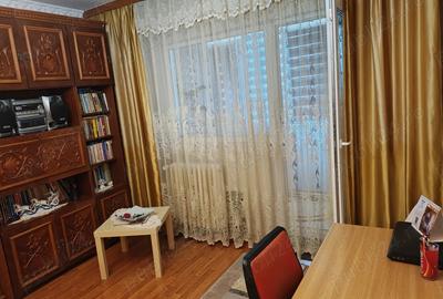 Proprietar, inchiriez apartament 2 camere - 4