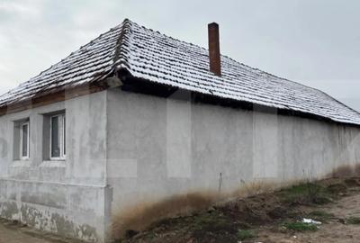 Casă cu 4 camere cu Teren 1512 Mp în Tisa - 3