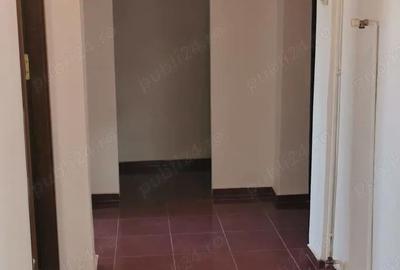 Apartament cu 3 camere semidecomandat în Central - 9
